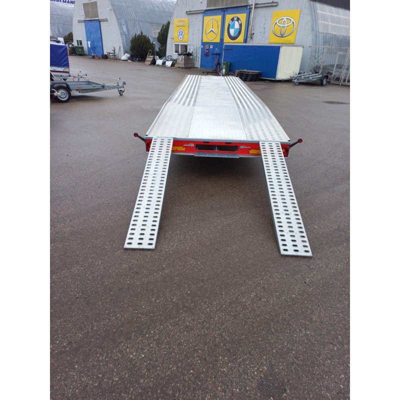 Priekaba Besttrailers INDIANA 8,5x2,1m 3500kg R14C. Dengtas