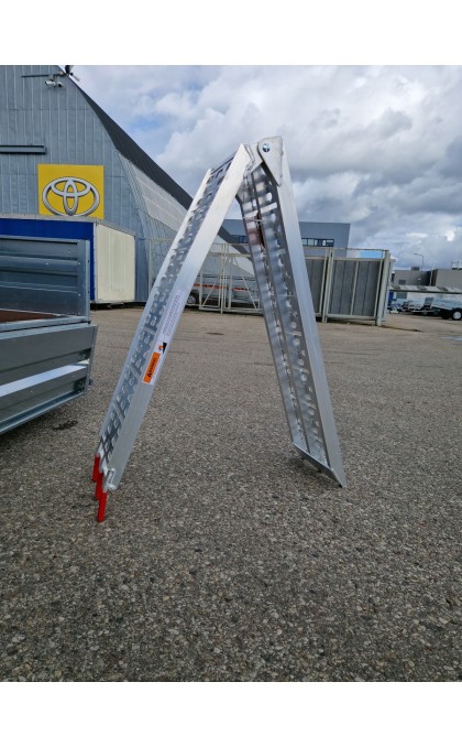 Sulenkiama rampa 230cm  300kg 1vnt
