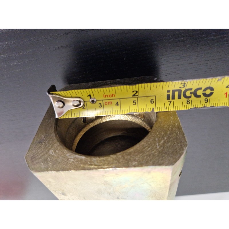 Inercinio sukabinimo Knott 3500kg metalinė įvorė