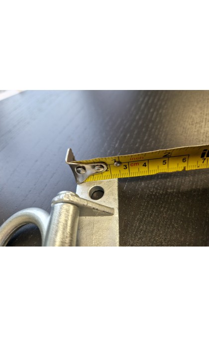 Šoninio tvirtinimo kilpa 90x23, ⌀28mm